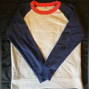 Old Navy Crewneck sweater. Size XS in women’s clothing.